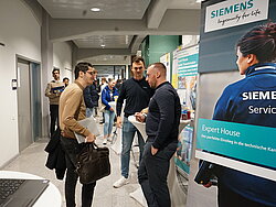 Stand Firma Siemens auf der Firmenkontaktmesse