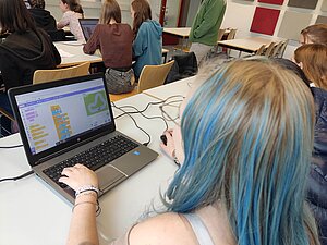Workshop "Spielerisch Programmieren lernen mit Scratch" mit Nik Mastenbroek von der Hochschule Kaiserslautern Workshop "Spielerisch Programmieren lernen mit Scratch" mit Nik Mastenbroek von der Hochschule Kaiserslautern