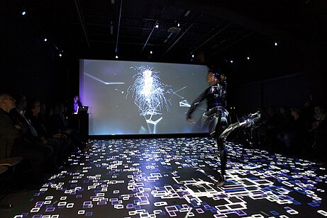Tanzperformance bei der Eröffnung des VR Experience Labs an der Hochschule Kaiserslautern
