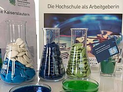 Stand der Hochschule Kaiserslautern auf der Firmenkontaktmesse